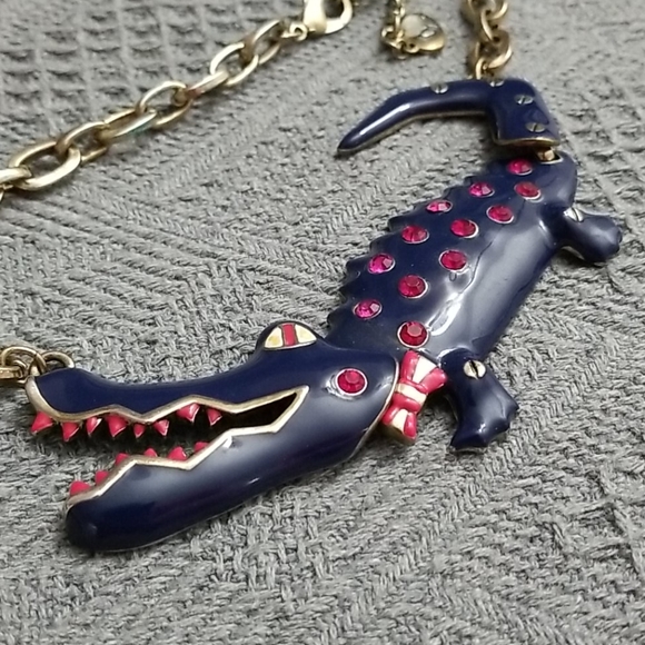 Betsey Johnson ALLIGATOR NECKLACE - Picture 8 of 14